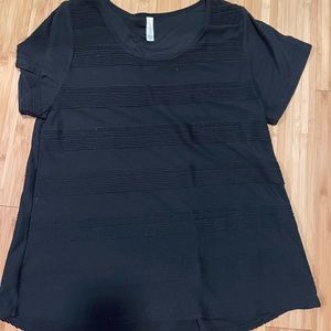 LulaRoe Black Classic T